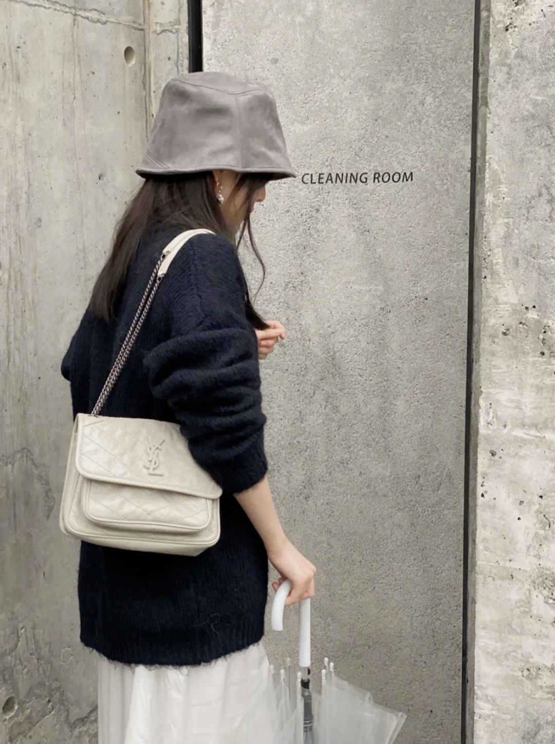 Фото тела YSL-niki-baby-22cm-leather-off-white