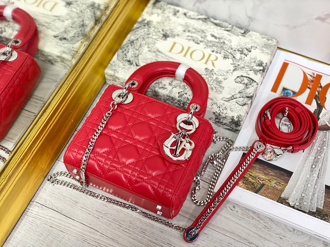 Миниатюрная сумочка Dior Lady Dior - модель Princess Dior с тремя отделениями - 17 см - красная с серебряной застежкой