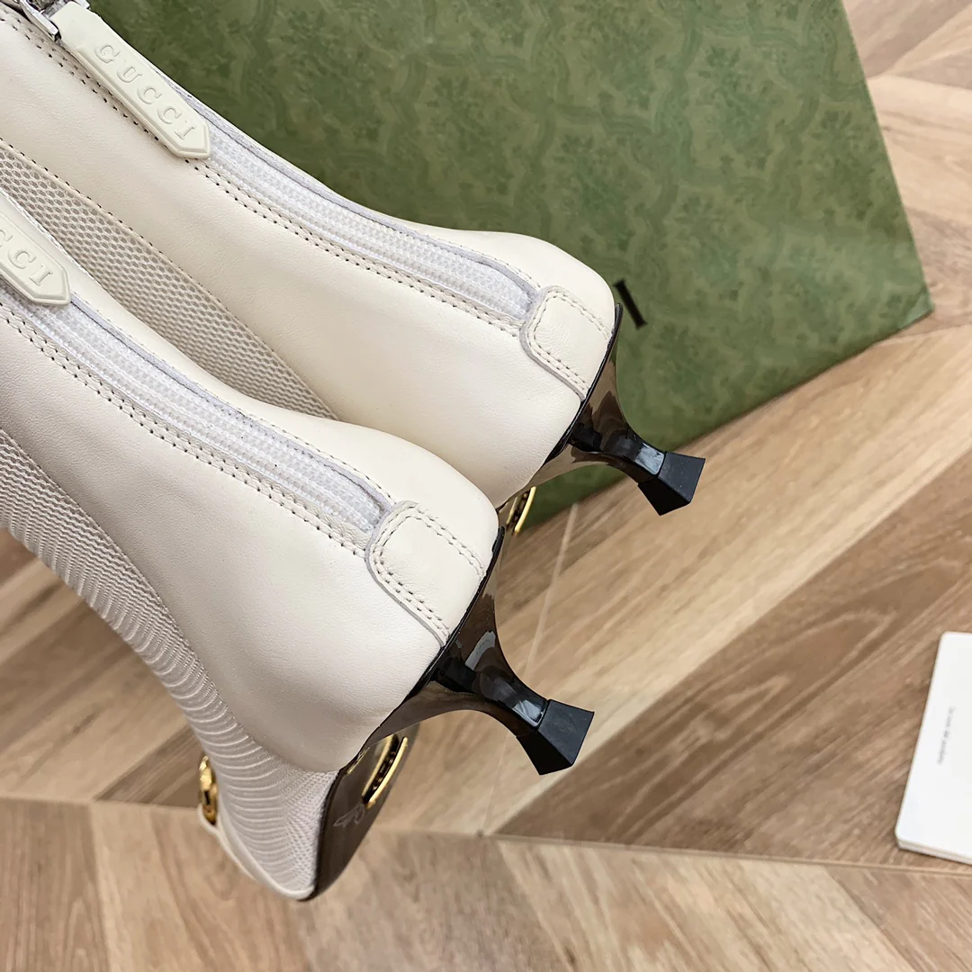 Ботильоны Gucci Street с пряжкой, острым носком и низким каблуком