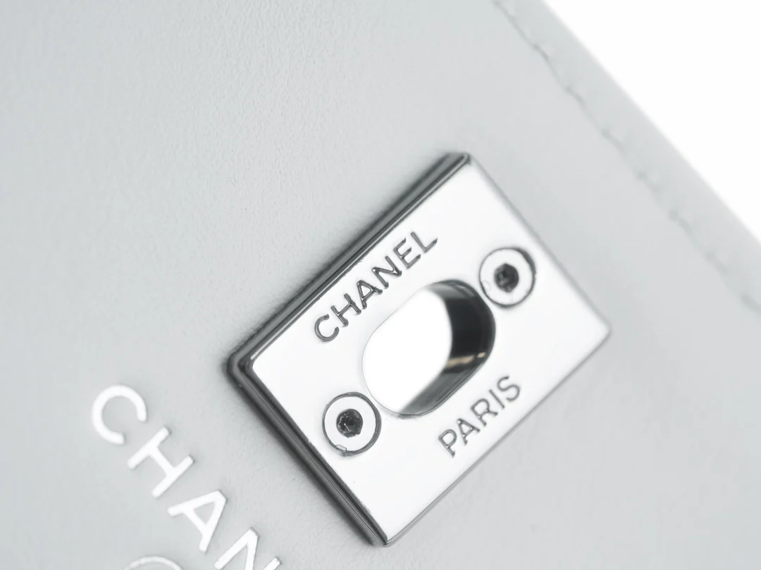 Chanel - Новая гармошка с ручками, украшенными стразами - Белая