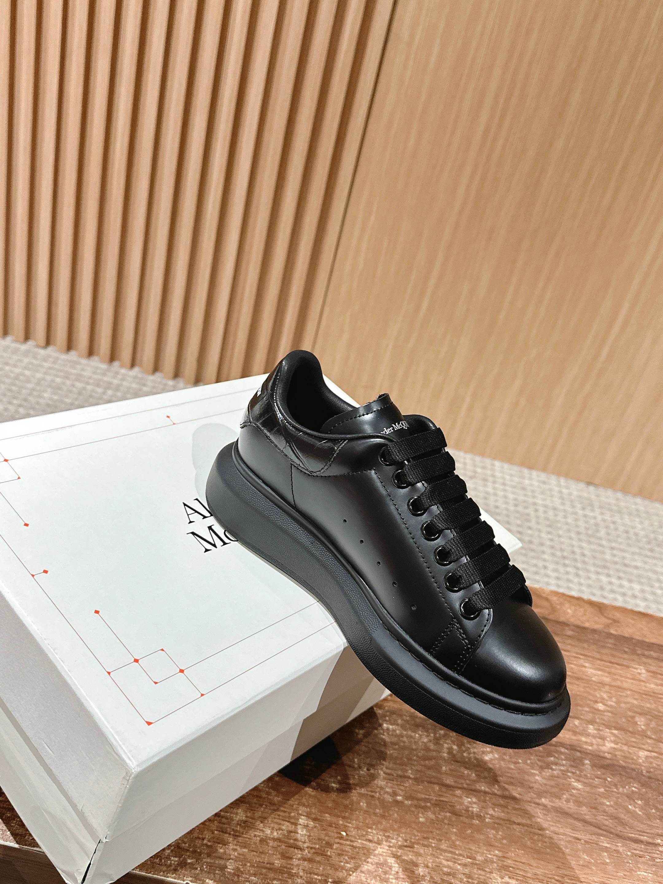 McQueen - Повседневные туфли - Черные