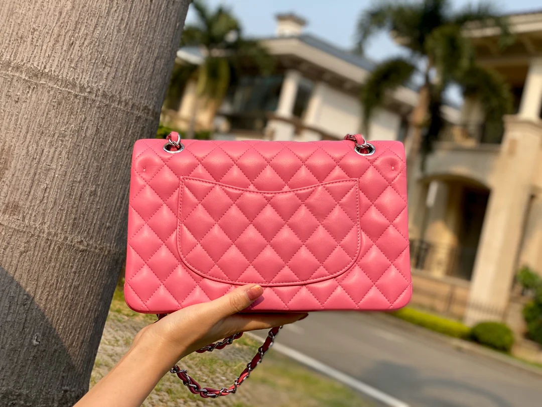 Классическая сумка Chanel из овечьей кожи CF — персиково-розовая с серебряной пряжкой — 25 см