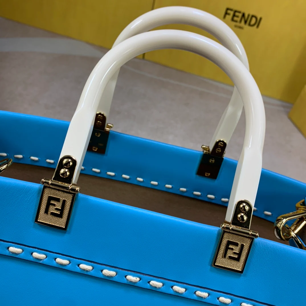 Сумка-тоут Fendi Sunshine Medium Blue из тисненой кожи