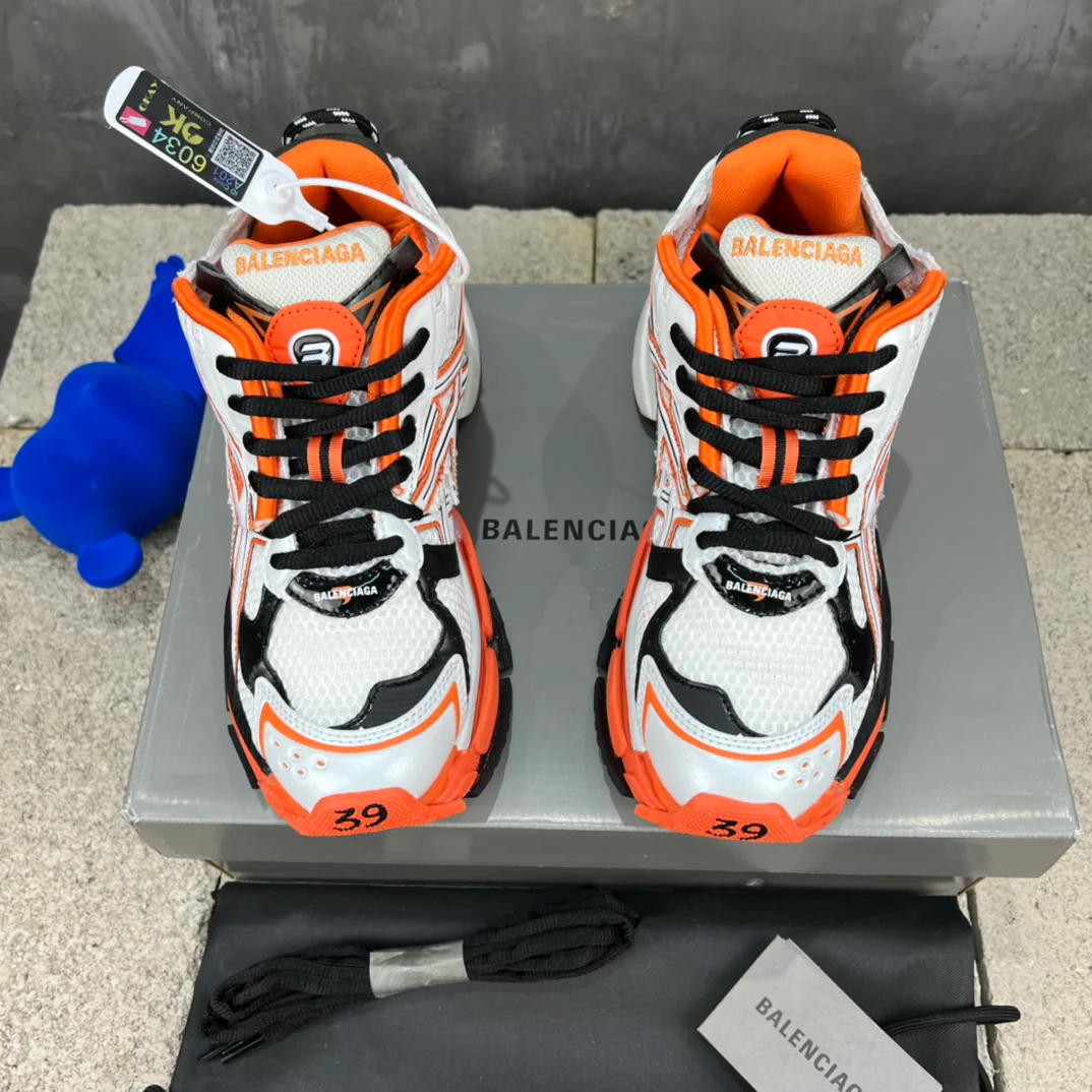 Кроссовки Balenciaga Runner - унисекс - оранжевые