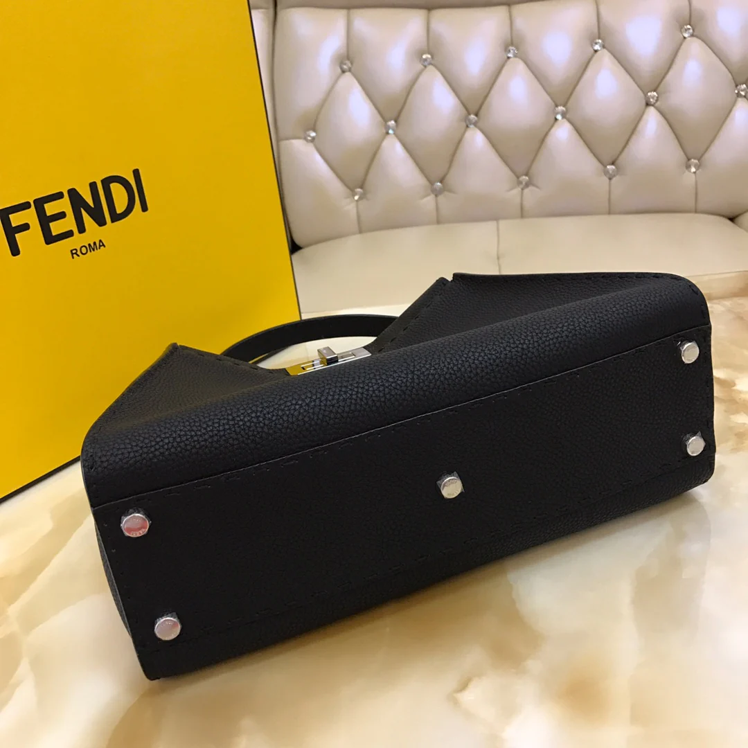 Сумка Fendi Peekaboo Medium из черной кожи - 2 шт.