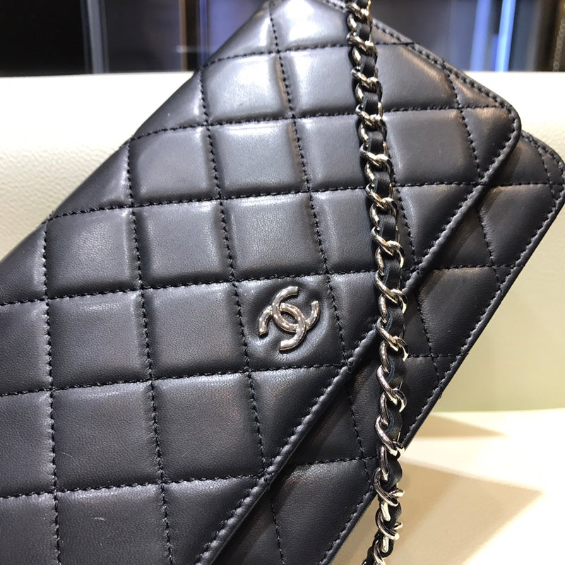 Chanel - Классические часы WOC - 19 см - Черная овечья кожа с серебристой фурнитурой