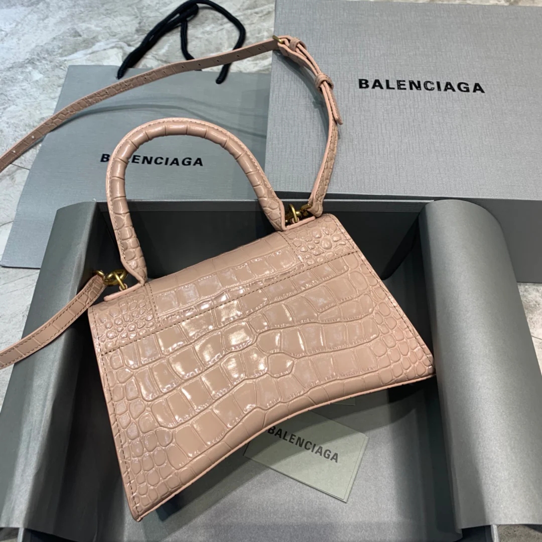 Balenciaga - Сумка ?Песочные часы? - Кожа крокодила телесного цвета