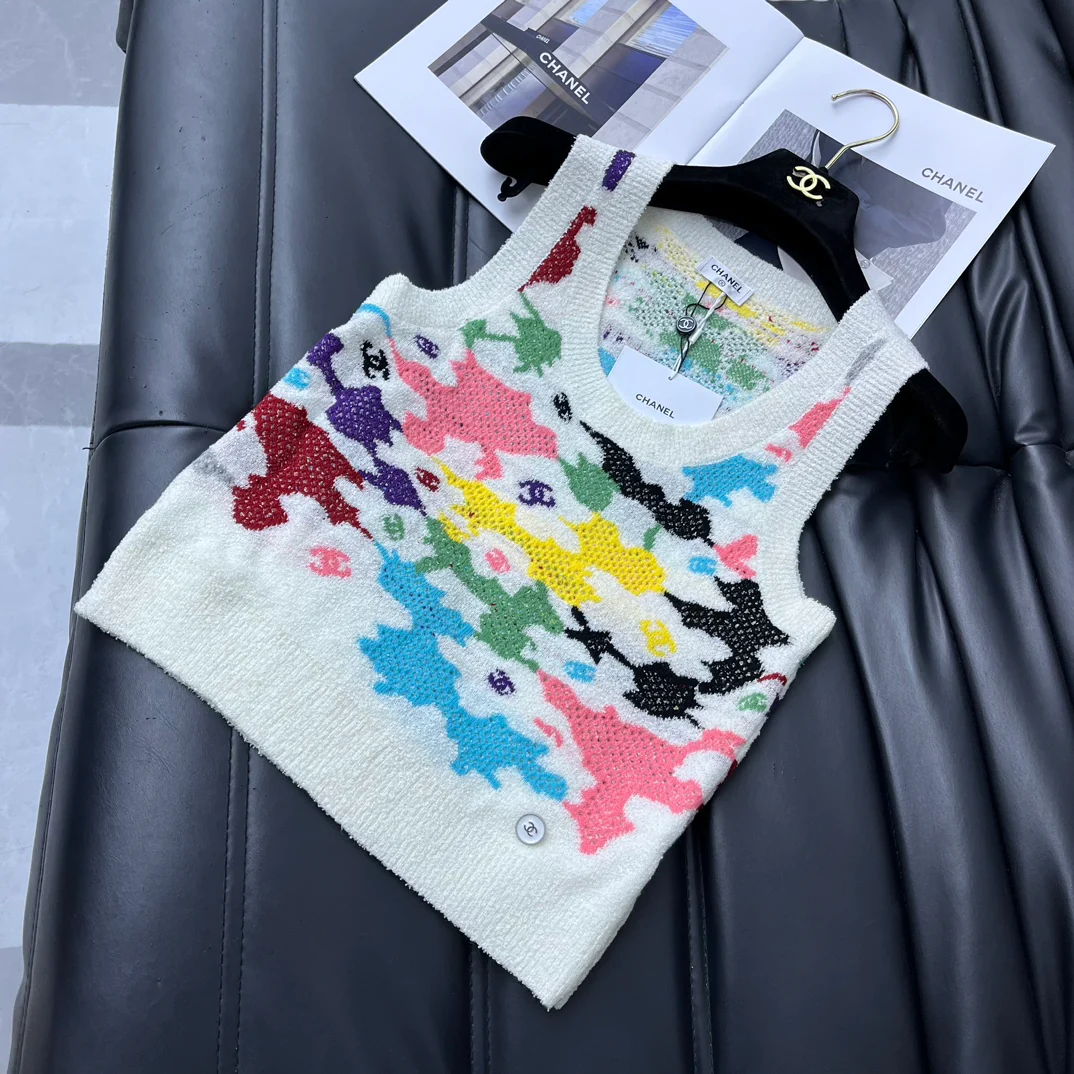 Chanel - 2404-24 Новинка: Вязаный жилет с ажурным узором