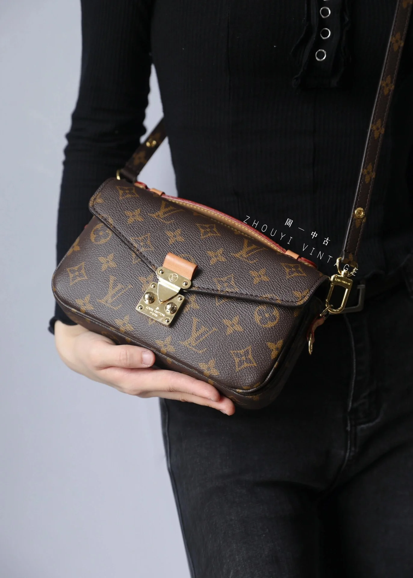 m46279-LV-pochette-metis-east-west-messenger bag-shoulder/crossbody bag