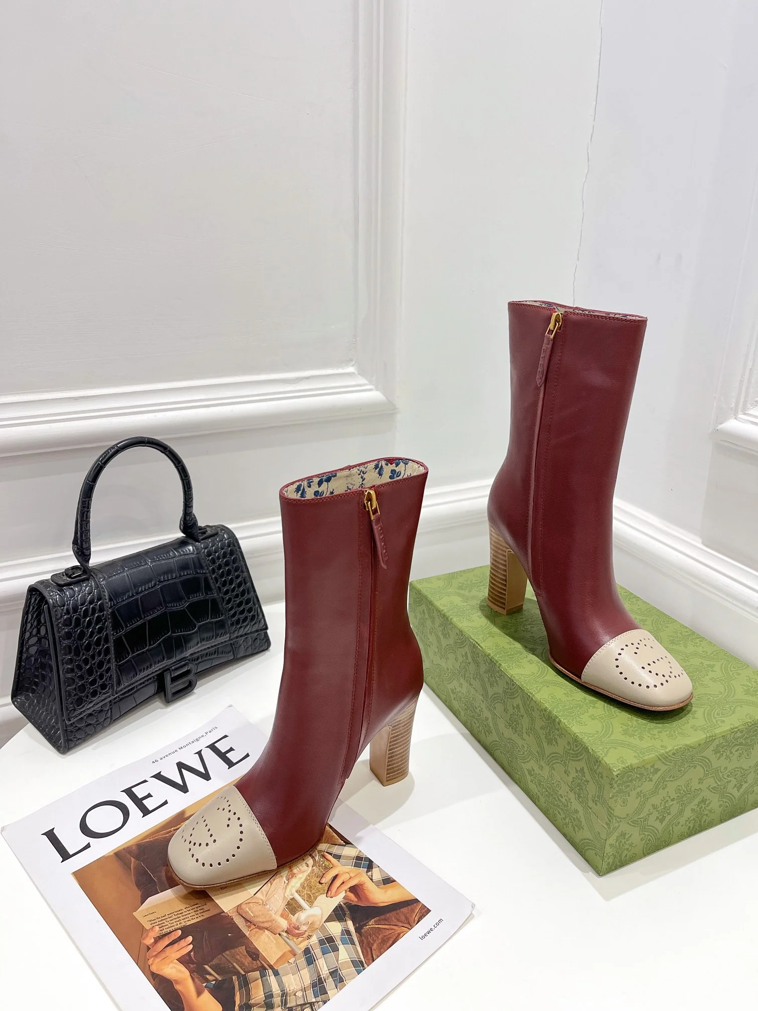 Новинка осенне-зимней коллекции Gucci 2022 — Ботинки до середины икры — 1