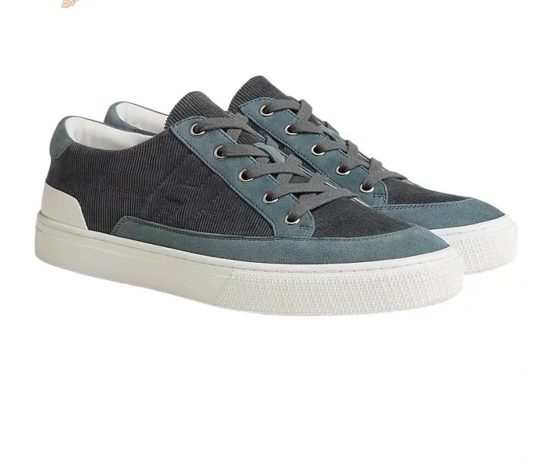 Новинки весенней коллекции Hermes 2023 года - повседневная обувь.