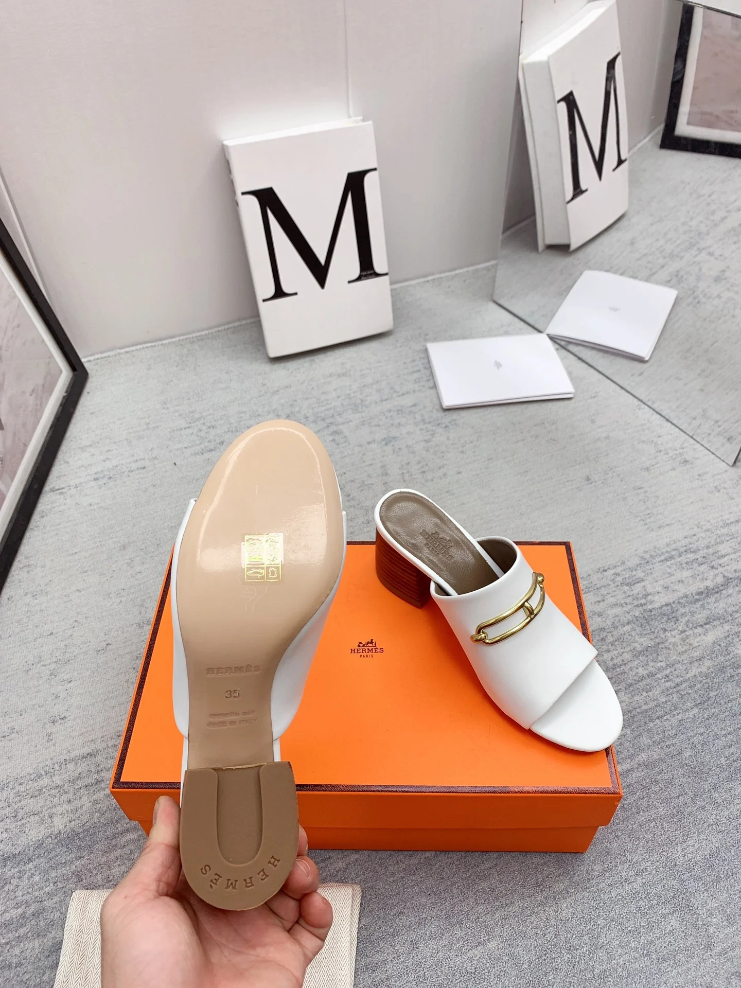 Новинка сезона весна/лето 2022 от Hermes - Высококачественные сандалии на массивном каблуке - 2 пары