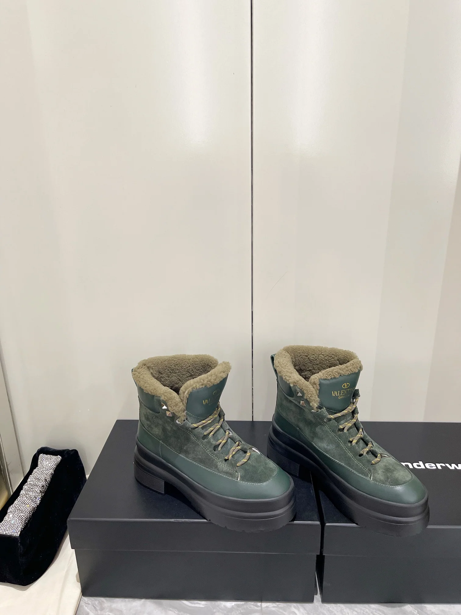 Новинка сезона осень/зима 2022 от Valentino - Снежные сапоги - 1