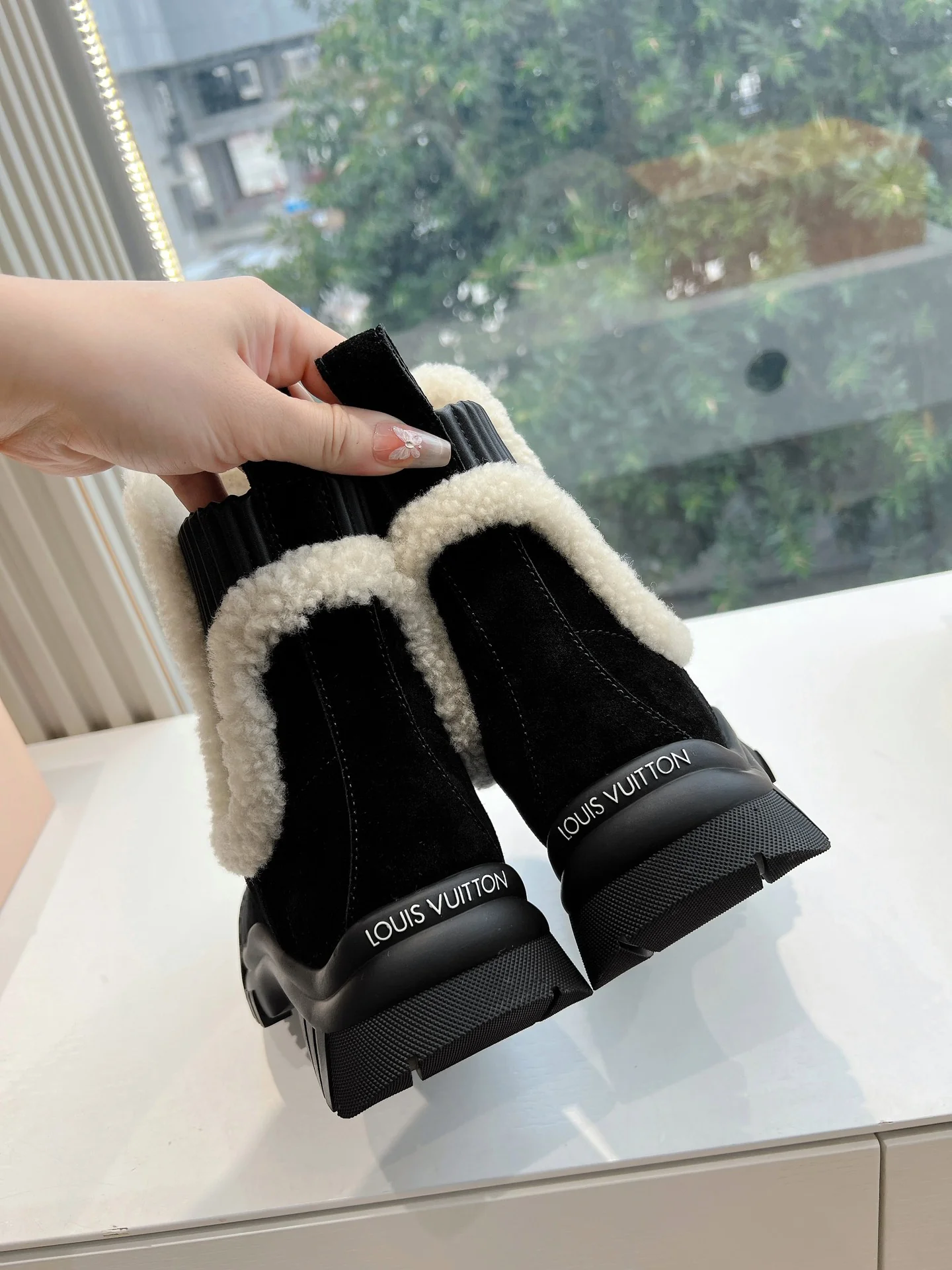 Кроссовки LV-2024 Casual Dad Shoes - черные