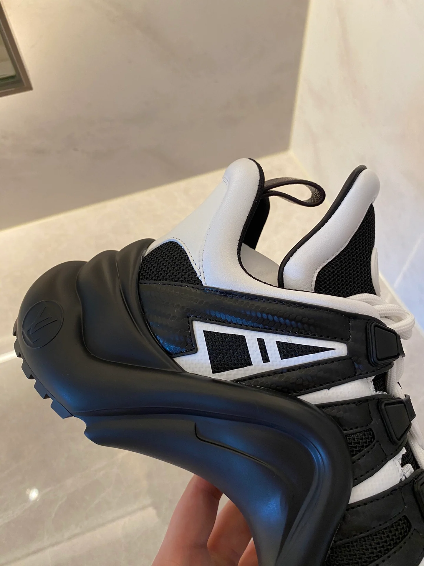 Обувь LV - LV - массивные кроссовки - 4