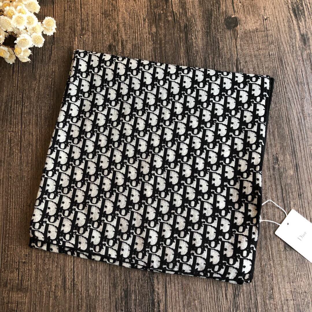 Dior - Шарф с несовпадающими буквами - 140-140 - Коричневый