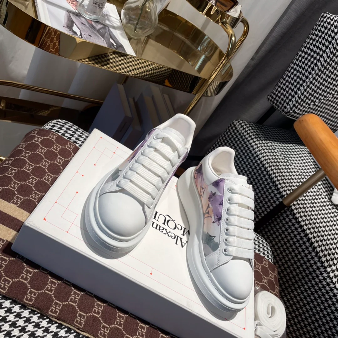 McQueen - Классические белые кроссовки в стиле LV