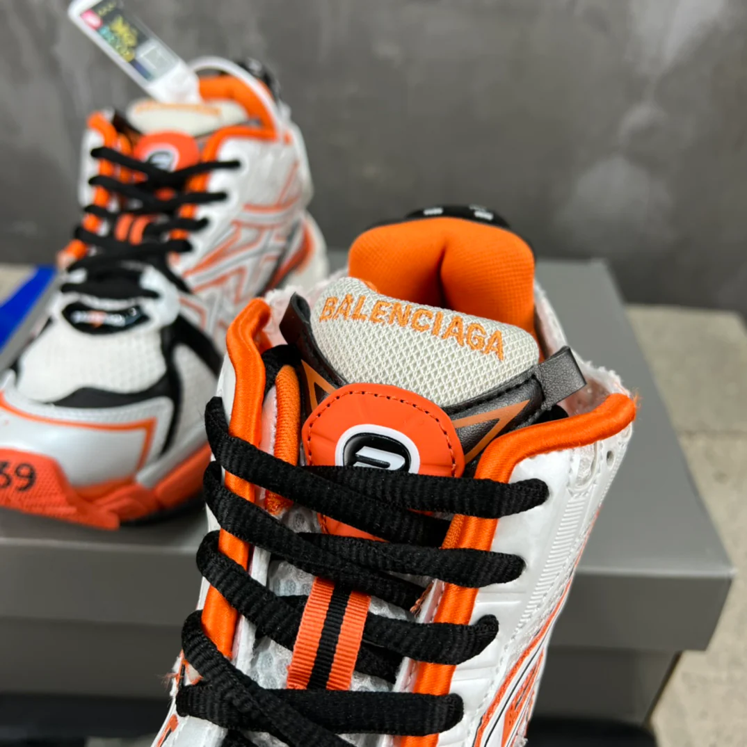Кроссовки Balenciaga Runner - унисекс - оранжевые