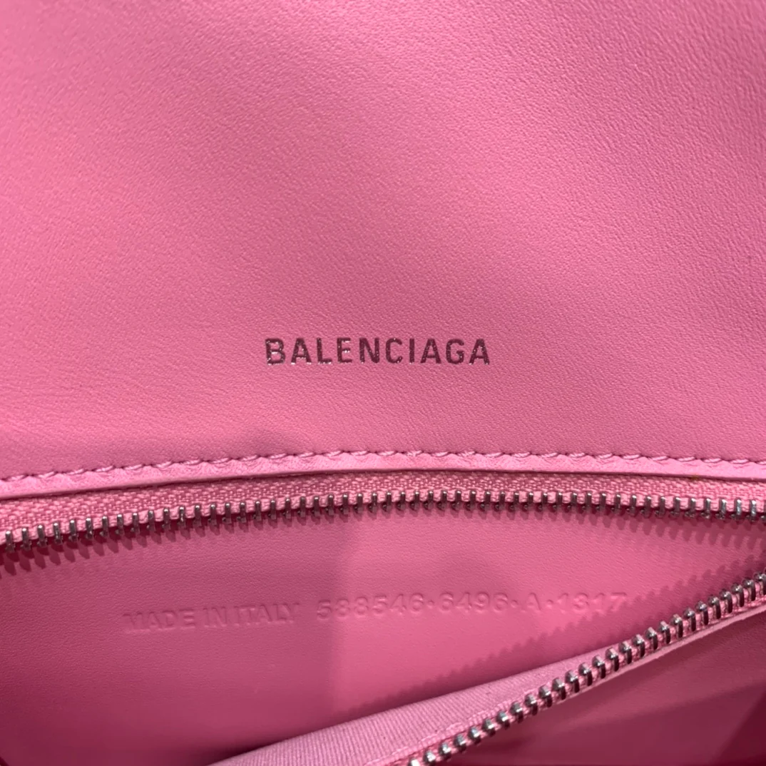 Сумка Balenciaga Hourglass — персиково-розовый с крокодиловым принтом