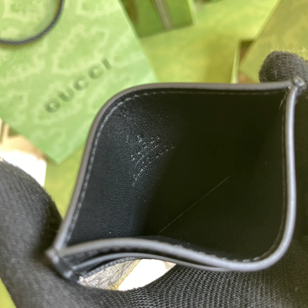 Gucci 卡包／卡片夹／名片夹