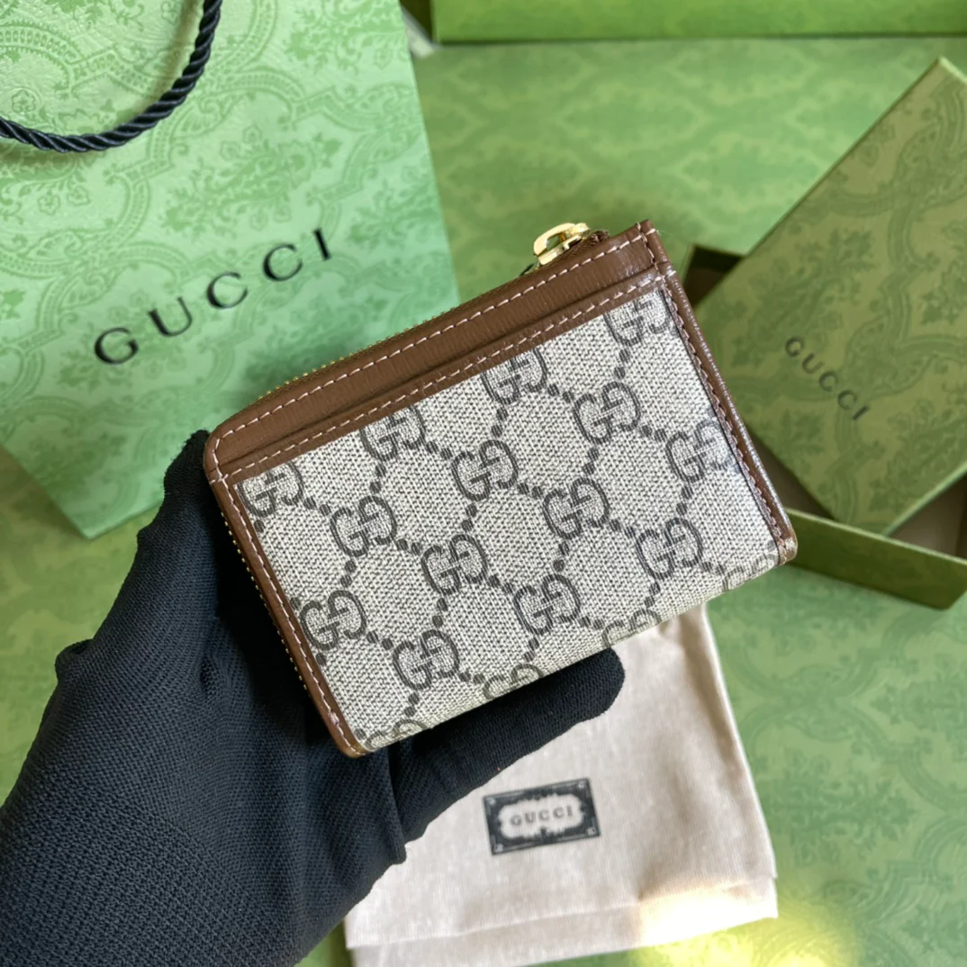 Gucci 新款拉链卡包