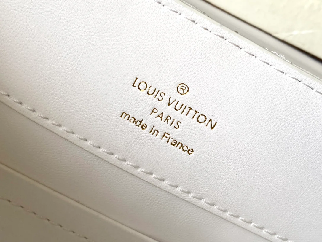 LV - Маленькая сумка с цепочкой в ??виде белого клевера - Белая