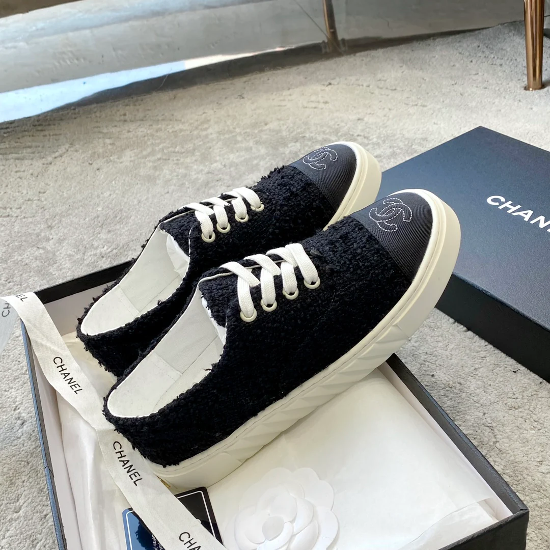 Новинка сезона весна/лето 2023 от Chanel - кеды в стиле 