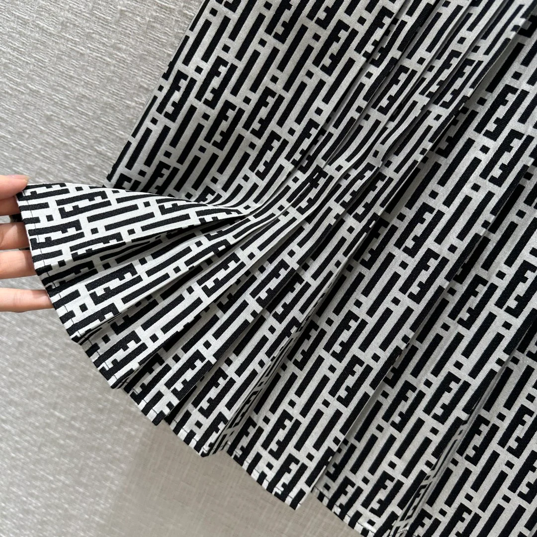 Fendi - 2403-24 Новинка ранней весны Плиссированная юбка миди