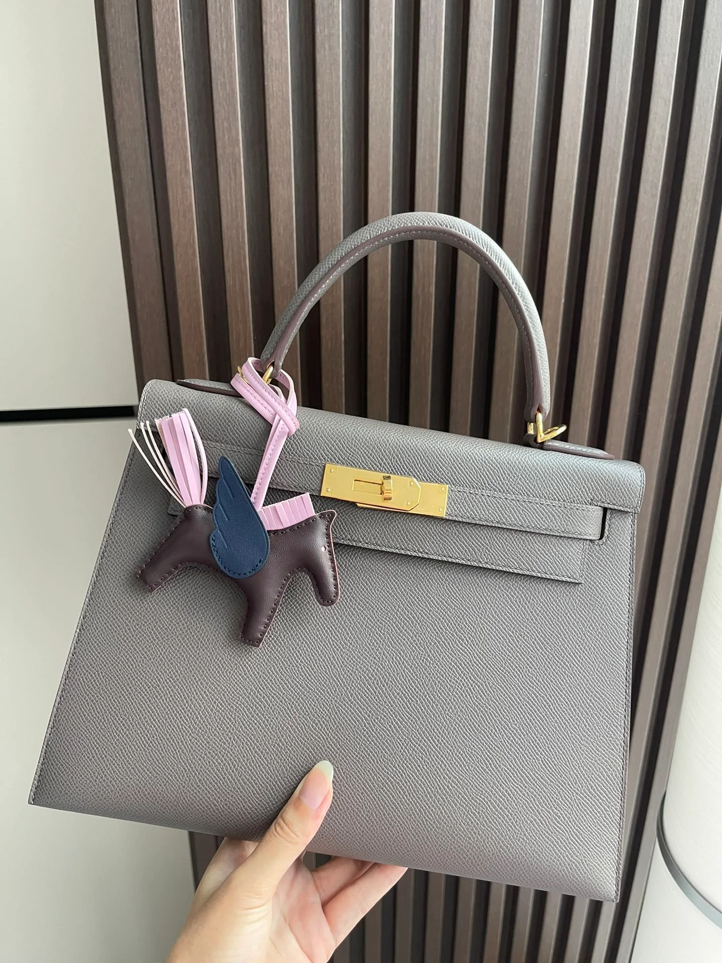 Hermes-kelly-28-epsom-outer seam-8f tin ash-gold buckle