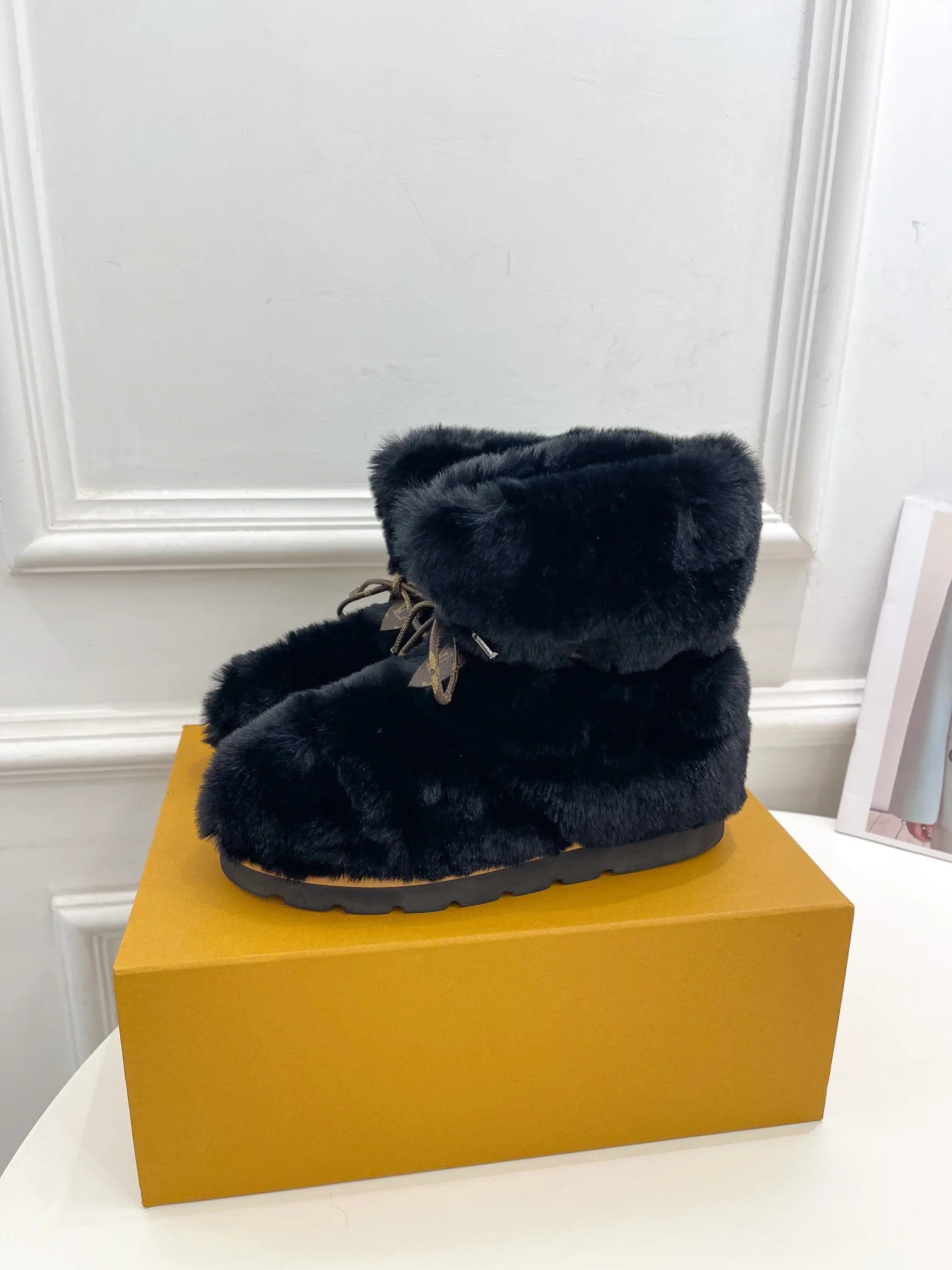 LV - Новинка сезона осень/зима 2022 - Пуховые сапоги с мехом