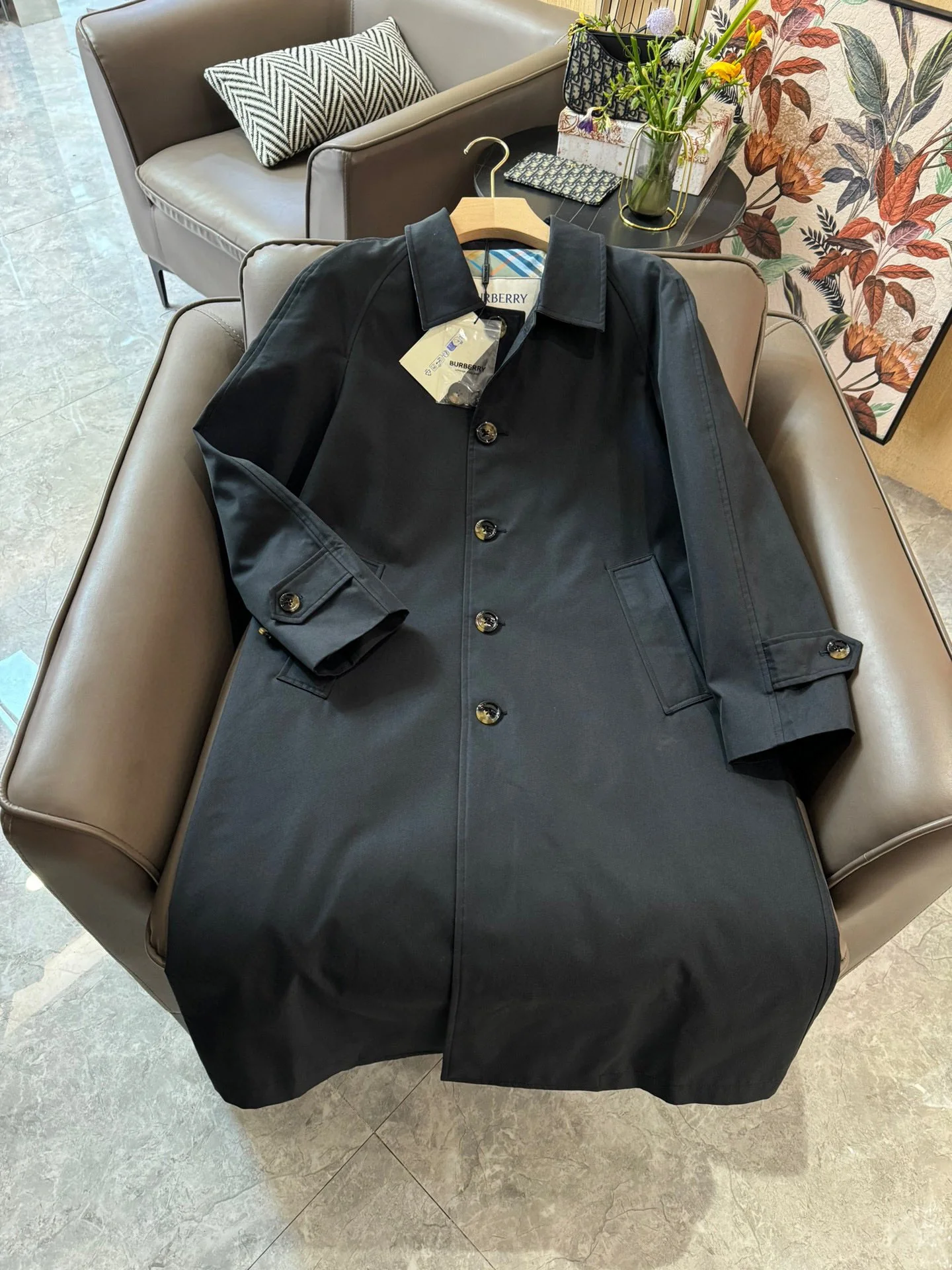 Тренч Burberry 2403-24ss на пуговицах, черный