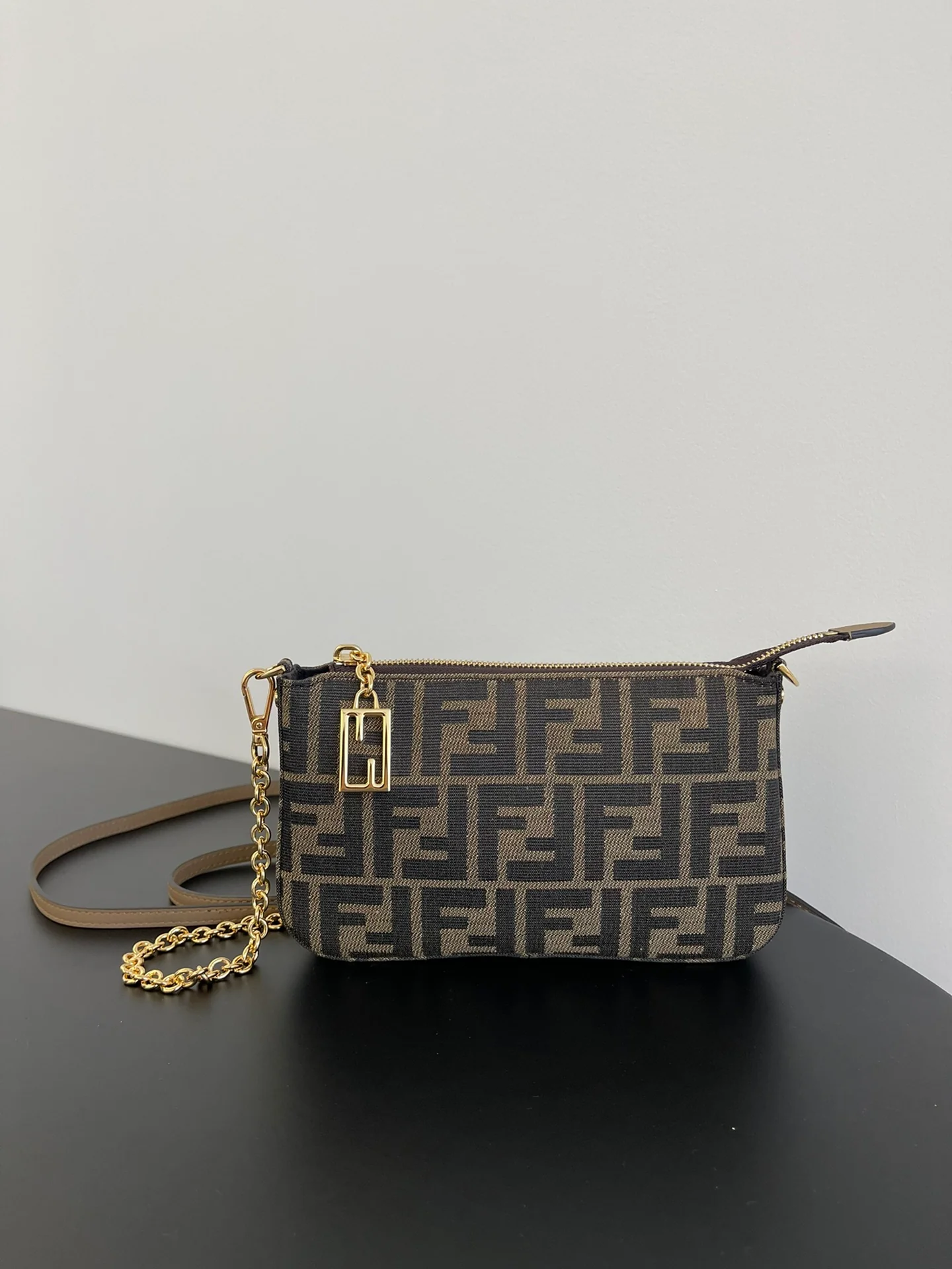 Сумка для маджонга Fendi Classic Monogram