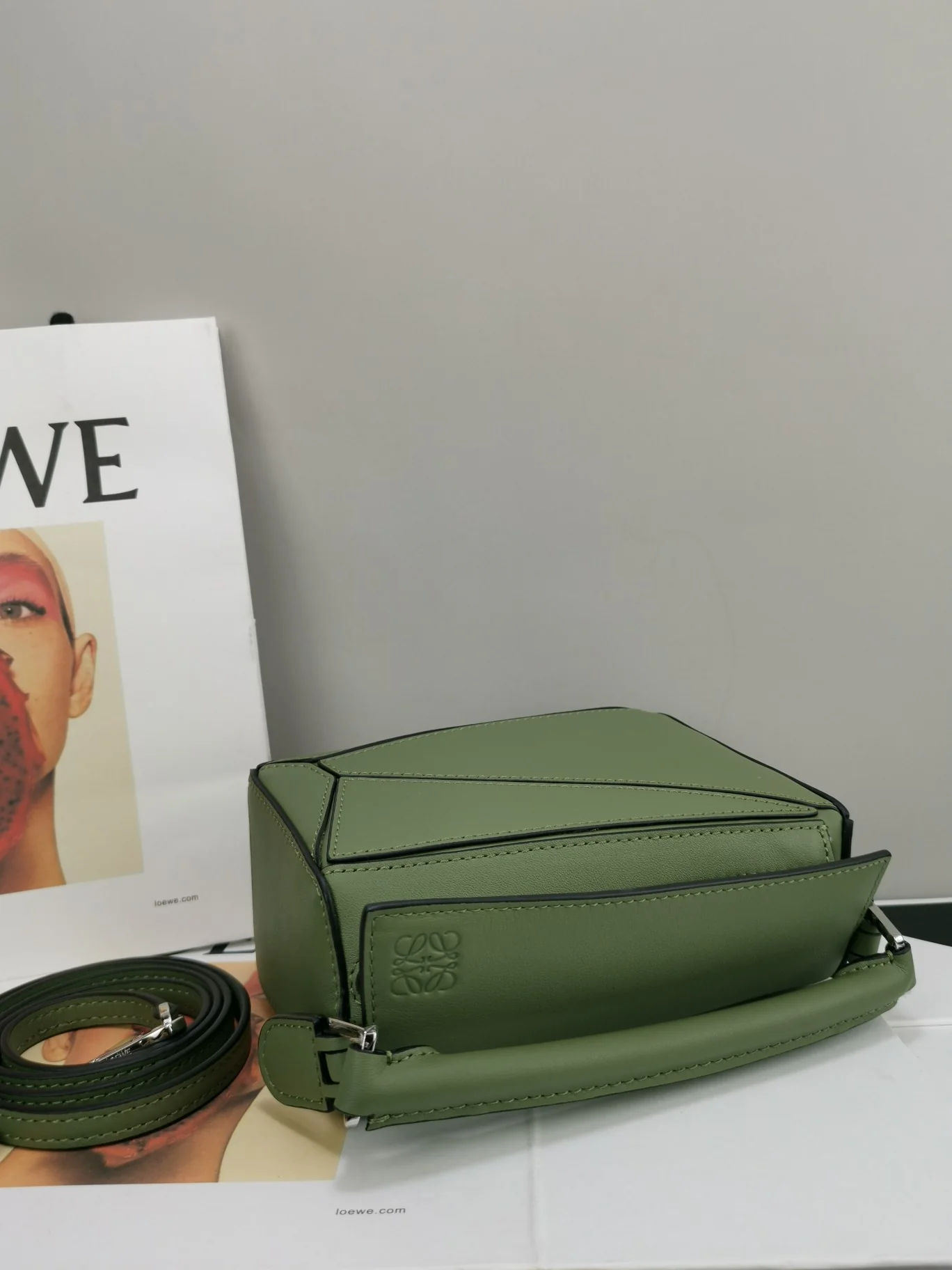 Мини-сумка Loewe Puzzle Bag из телячьей кожи - 15