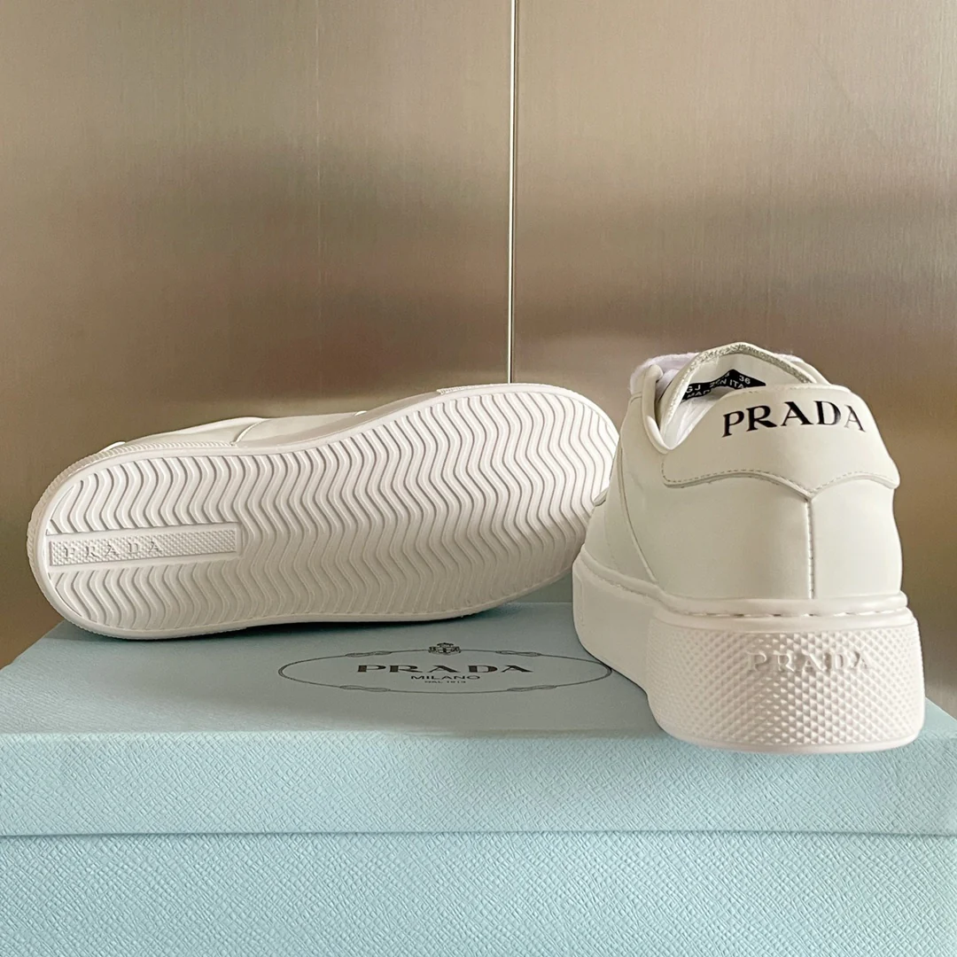 Новинка весны 2022 года от Prada - Повседневные туфли на платформе - 10