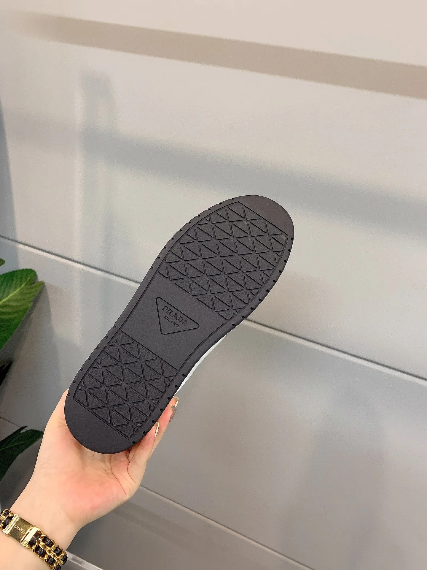 Prada - Белые кроссовки - Повседневная обувь