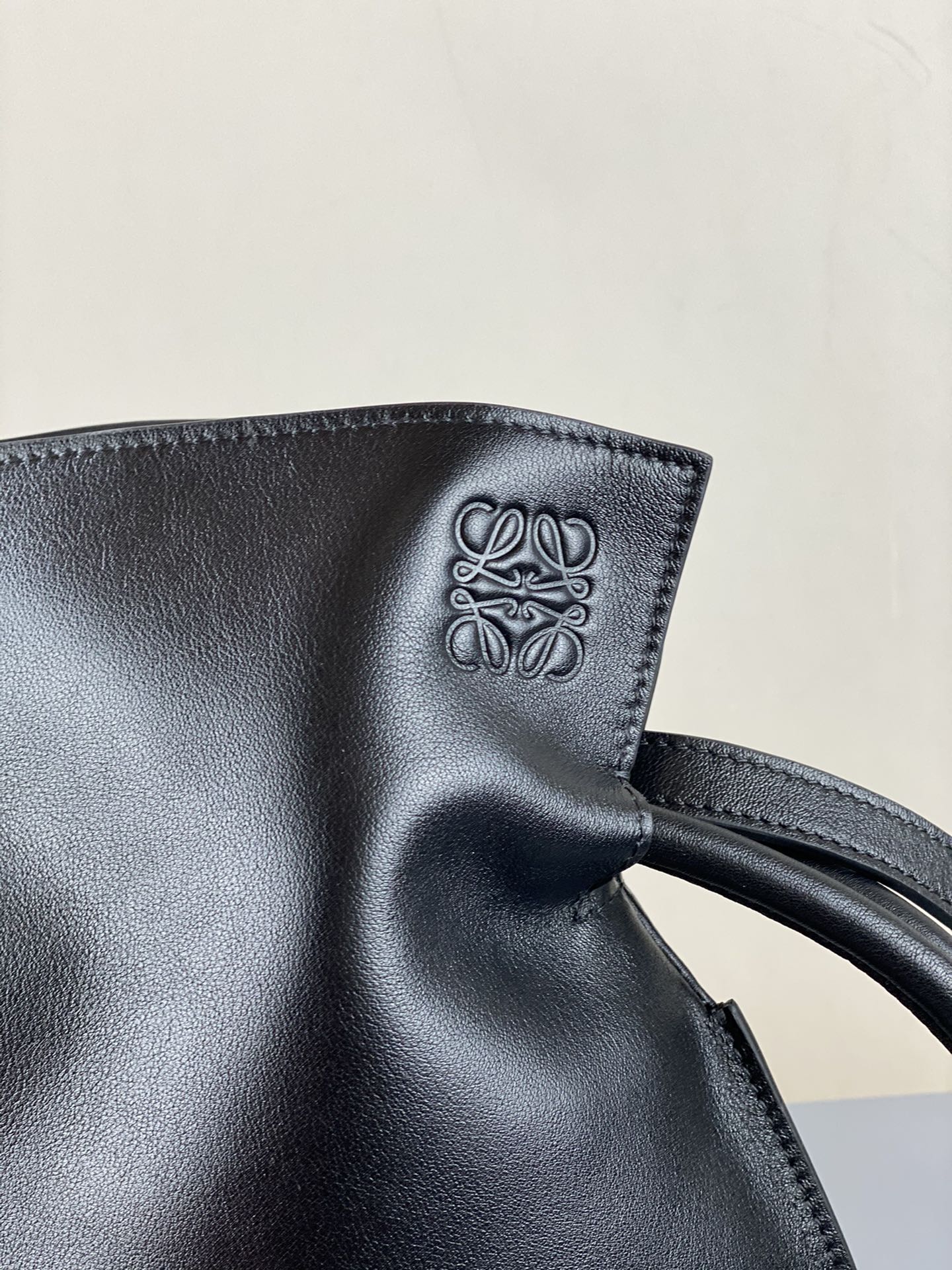 Loewe 2020, обновленная версия - Flamenco - Телячья кожа - Черный