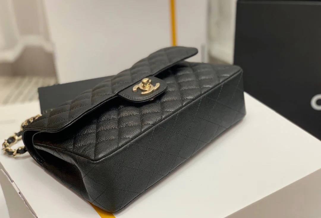 Сумка Chanel Sesame Pattern CF — черная с золотой фурнитурой — 23 см