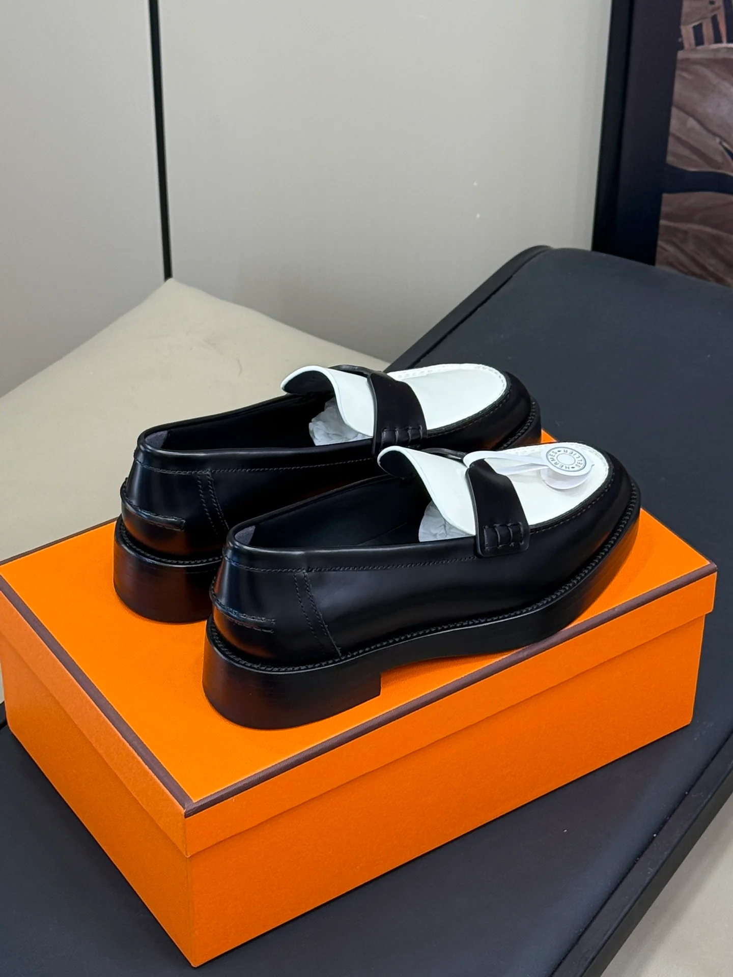 Лоферы Hermes 2024 - черные