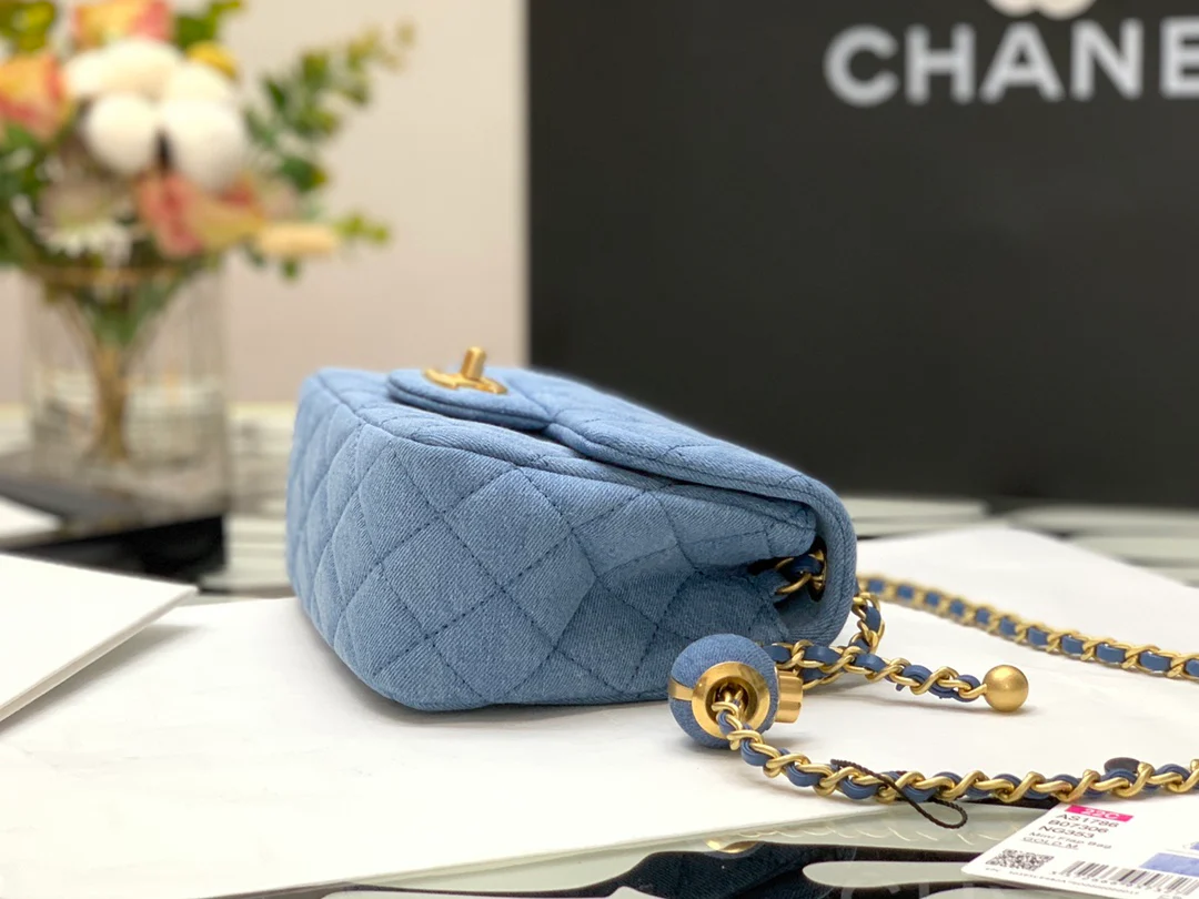 Chanel - Сумка с квадратным клапаном 