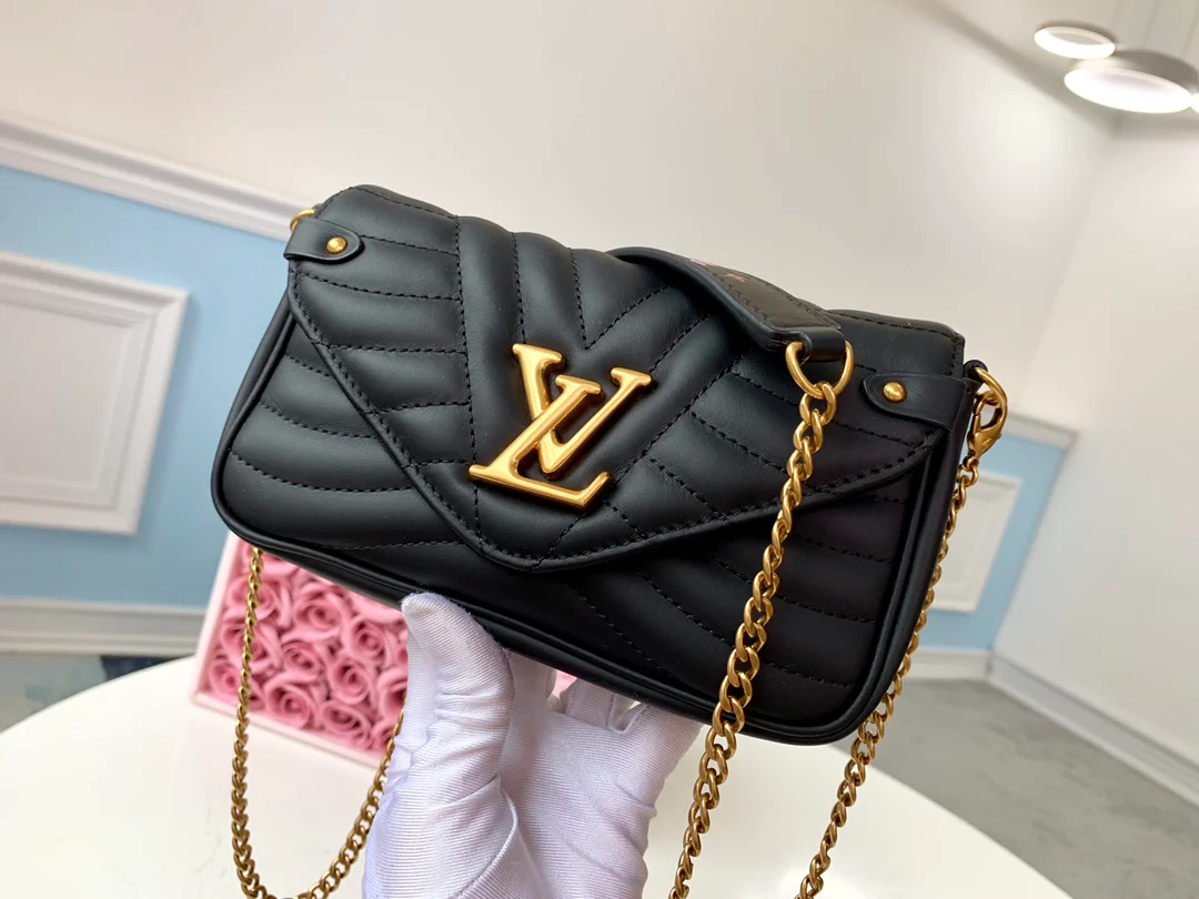 m63929-LV-new-wave-chain bag-black