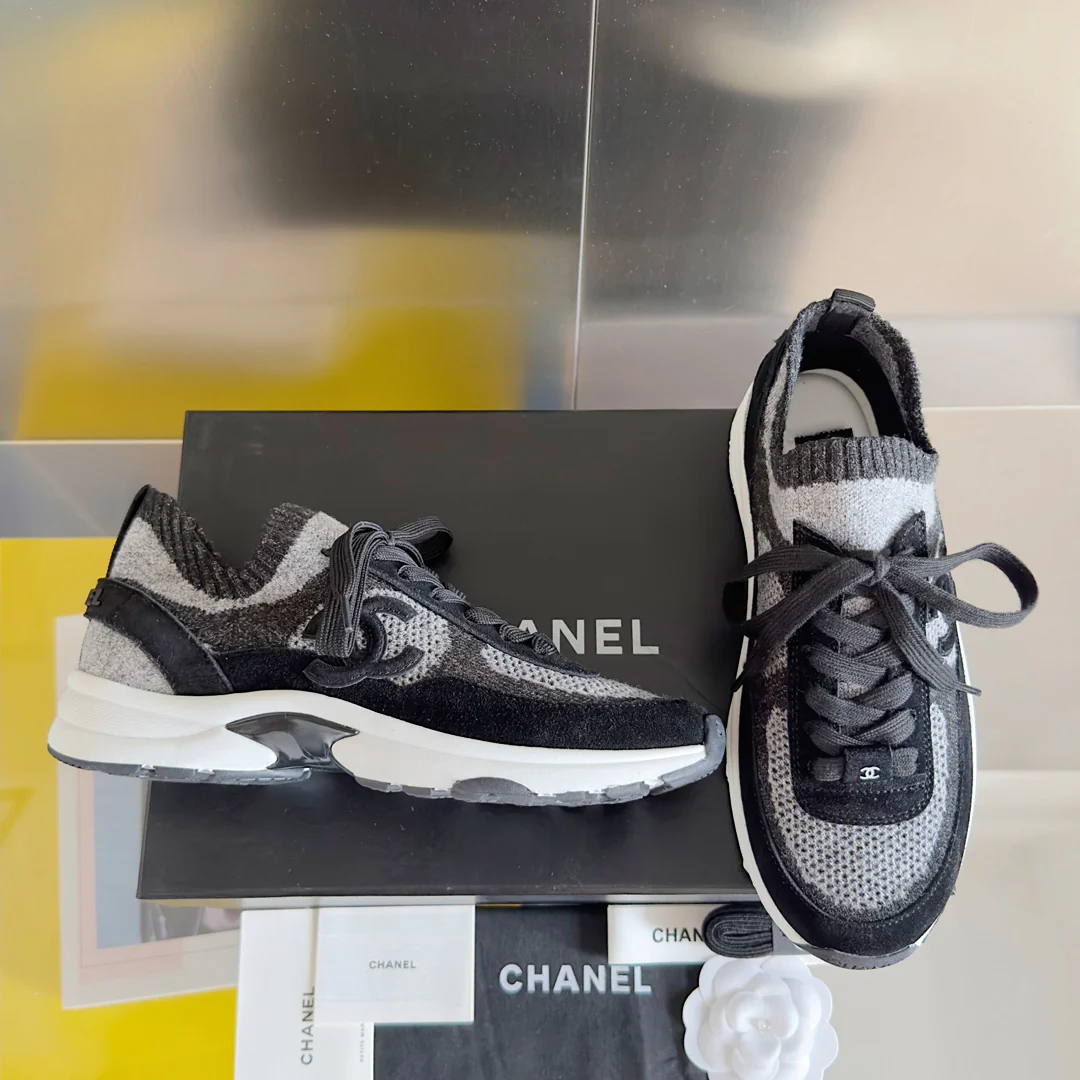 Новинка 2023 года от Chanel - кроссовки Mesh Flyknit - черные.