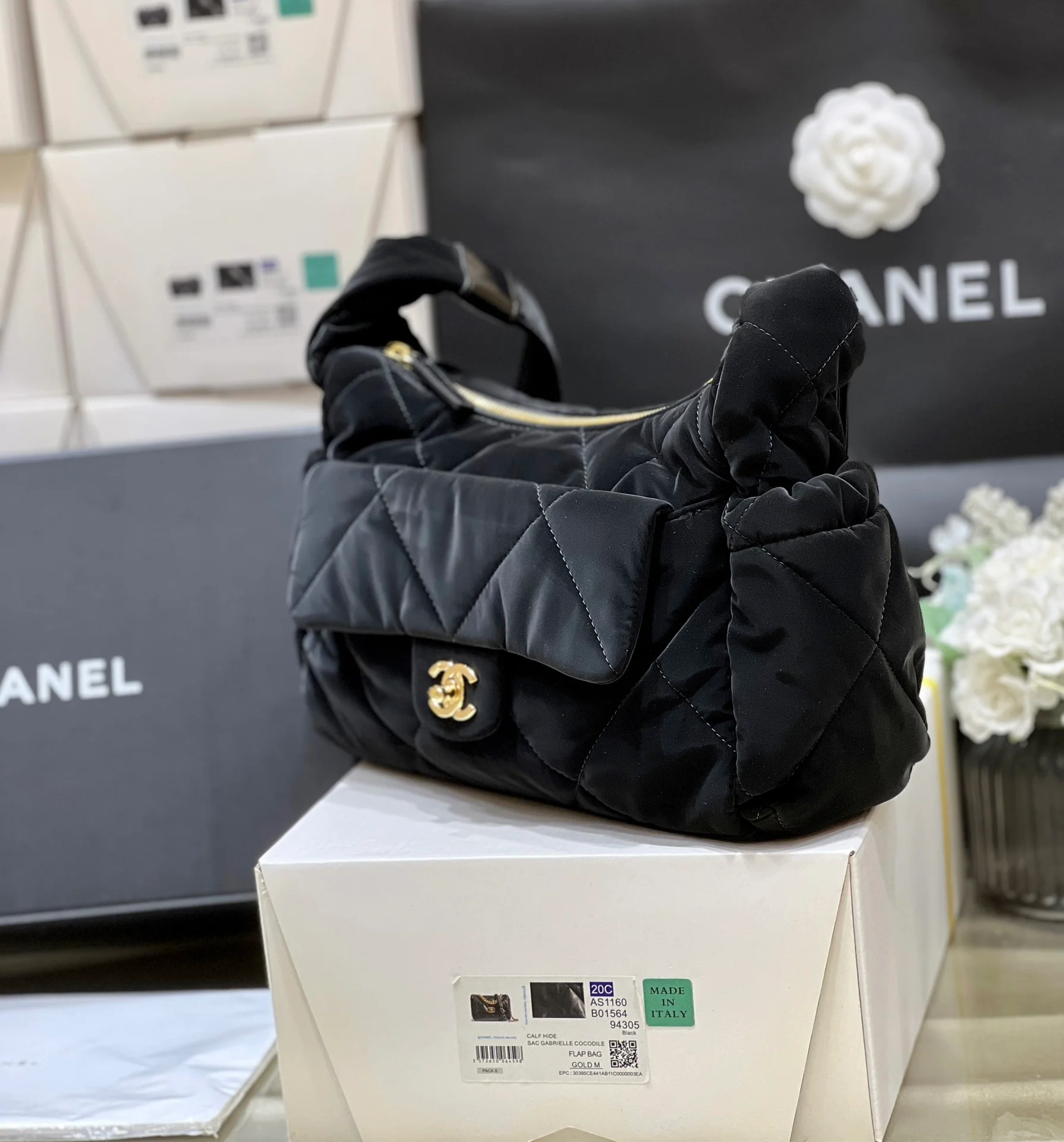 Сумка для лыж Chanel 24n, маленькая, черная.
