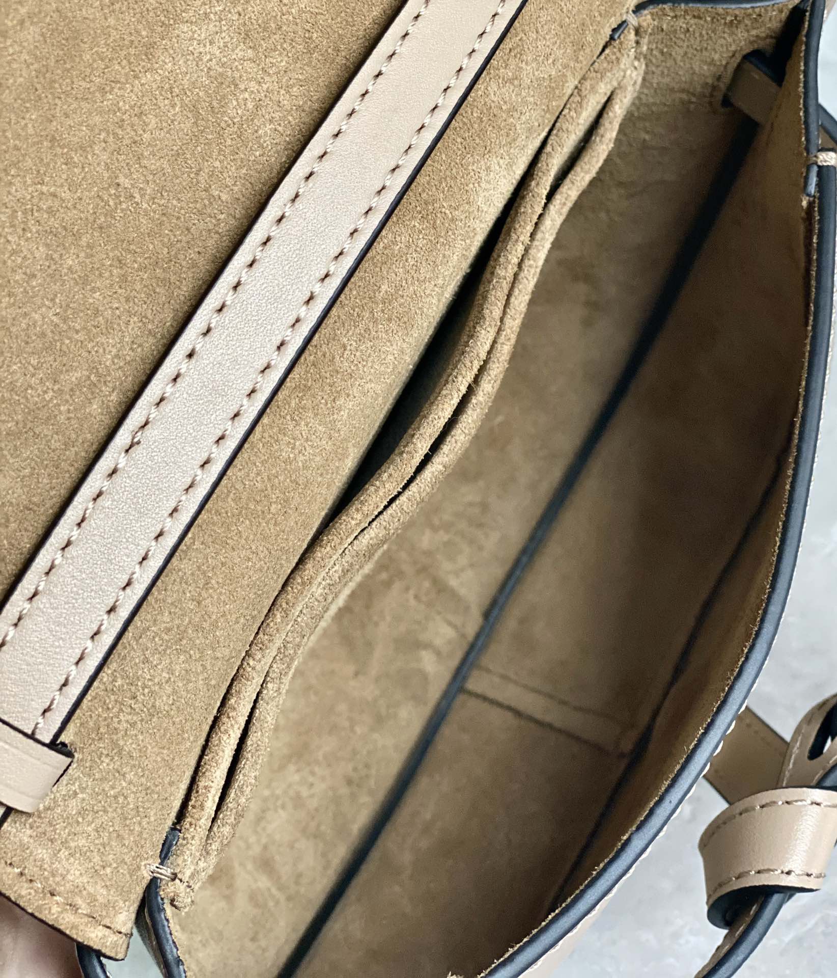 Loewe-gate-dual-apricot-mini