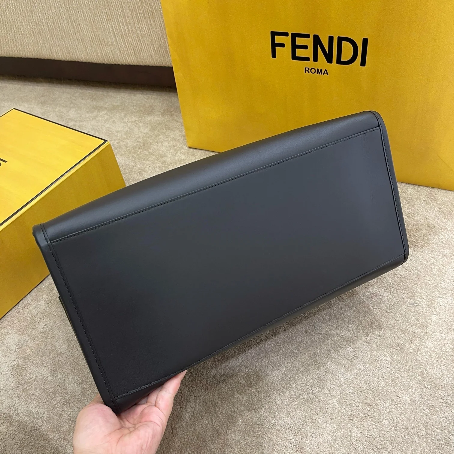 Сумка-тоут Fendi - черная
