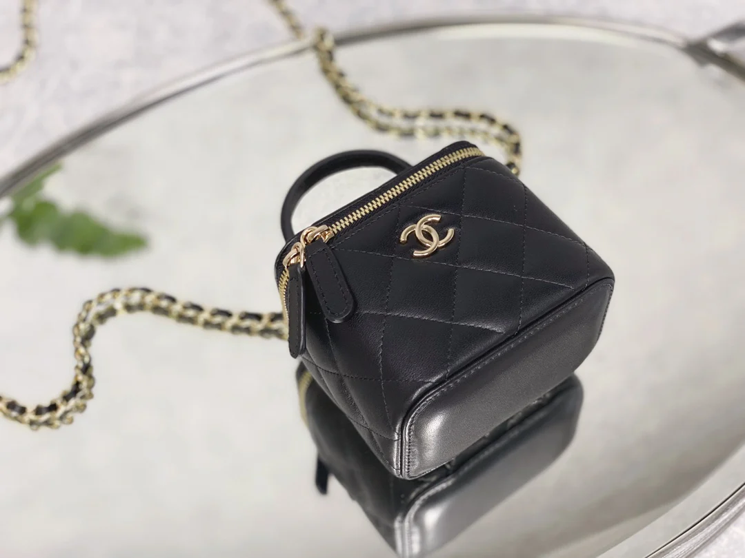 Футляр для помады Chanel 2022 года — маленькая коробочка — черный
