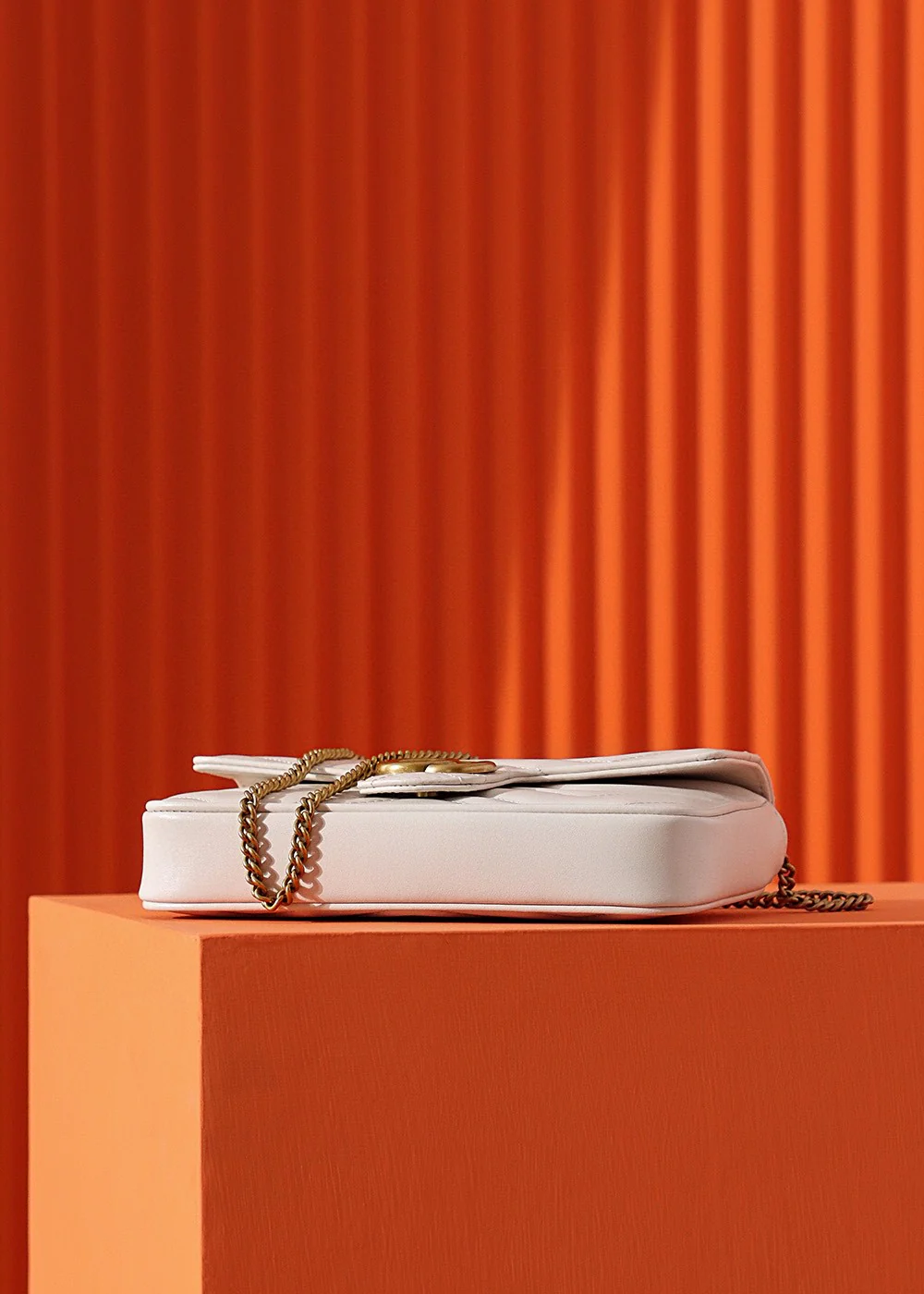 Сумка через плечо Gucci Marmont на цепочке - белая