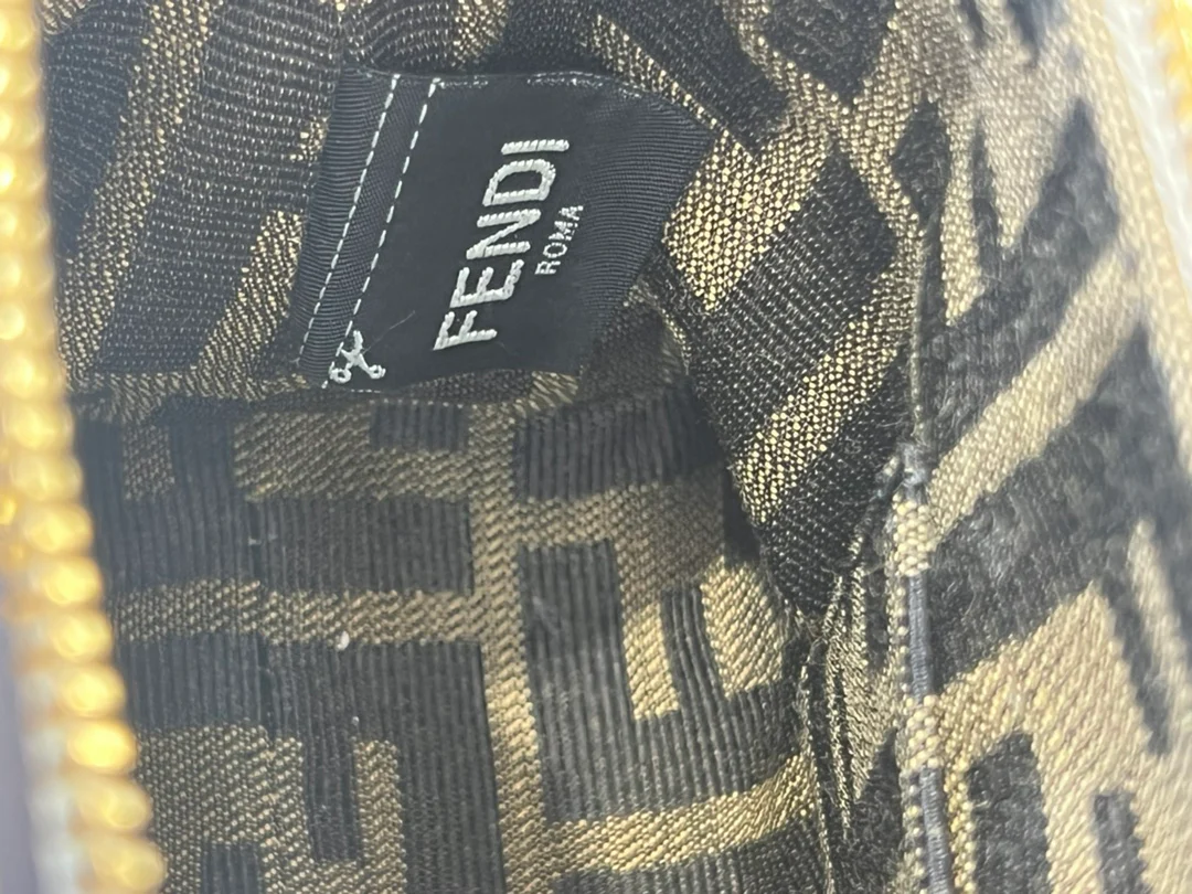Сумка Fendi by the Way Boston - мини - белая - 1