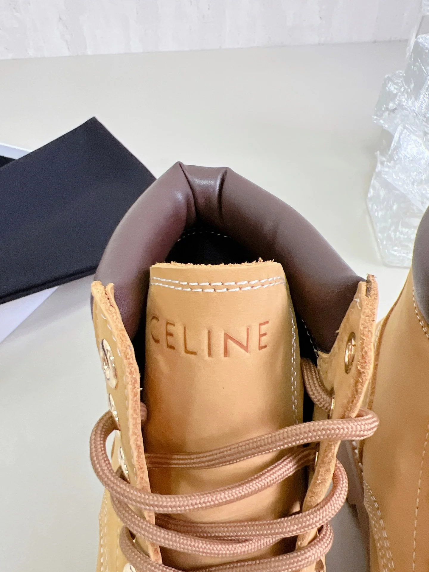 Ботинки Celine 22aw Classic Dr. Martens