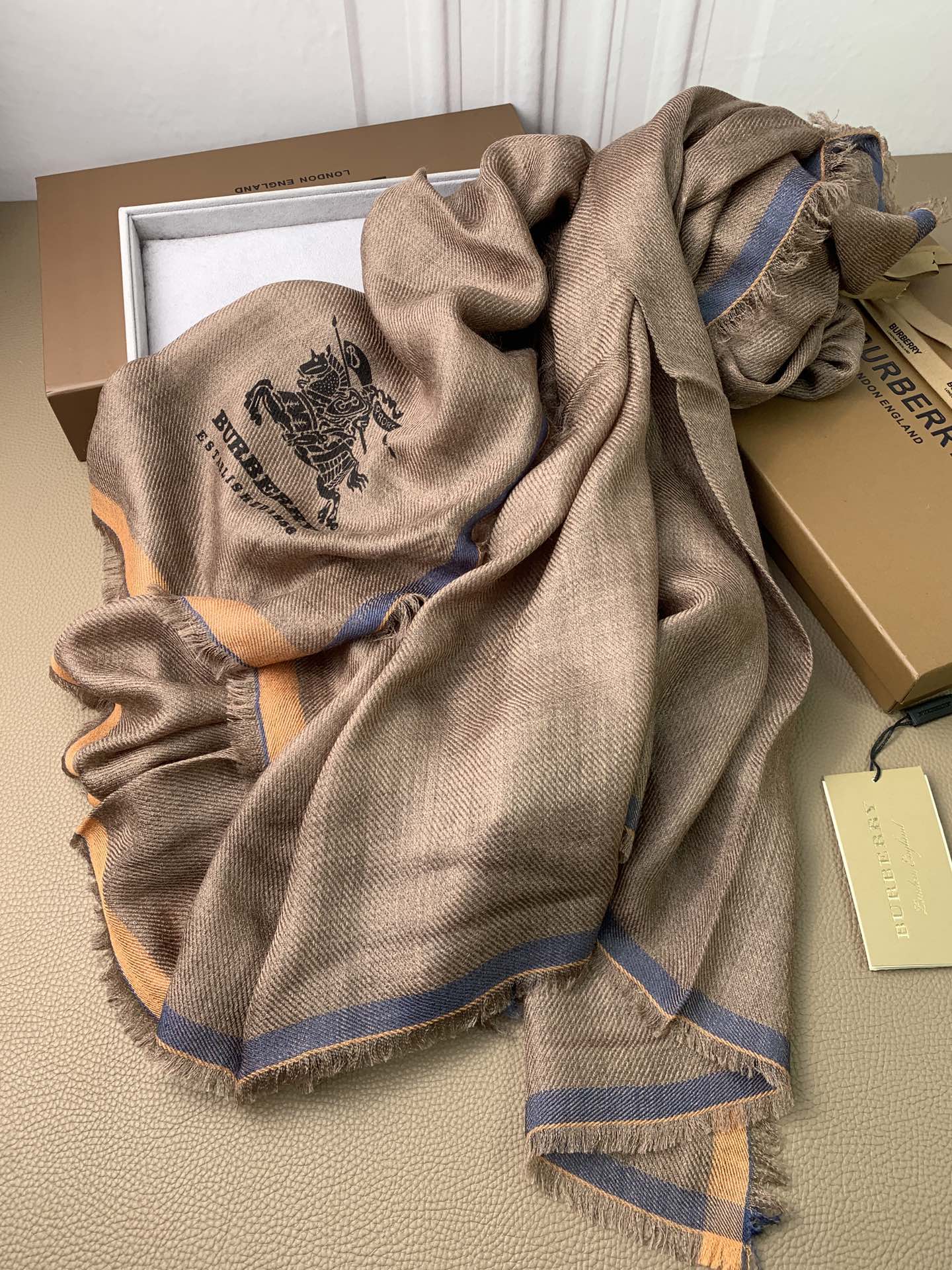 Длинный шарф Burberry из кашемира с принтом - 200 см - ширина 85 см - 100 см - кашемир - 1 шт.