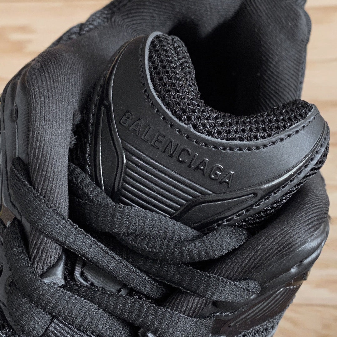 Кроссовки Balenciaga Retro Spring-Style Dad Shoes - черные